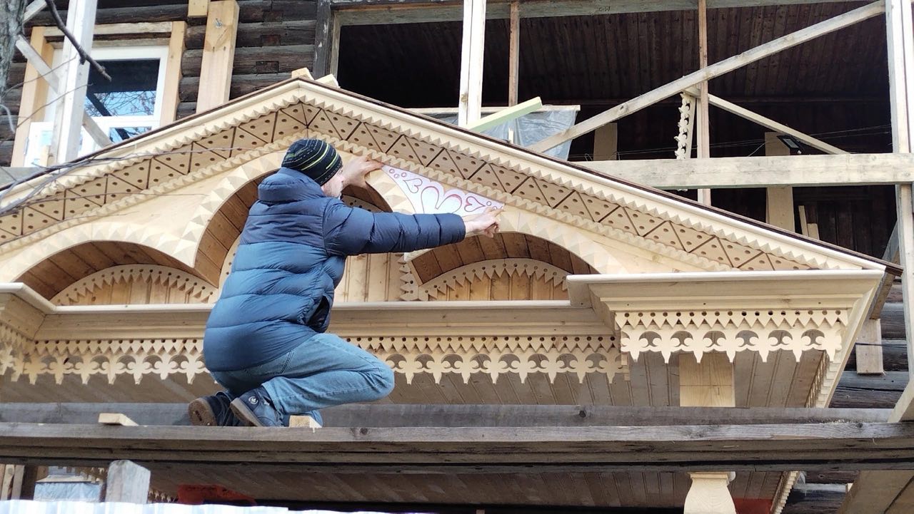 Парадное крыльцо. Фото предоставлено Владимиром Лукиным